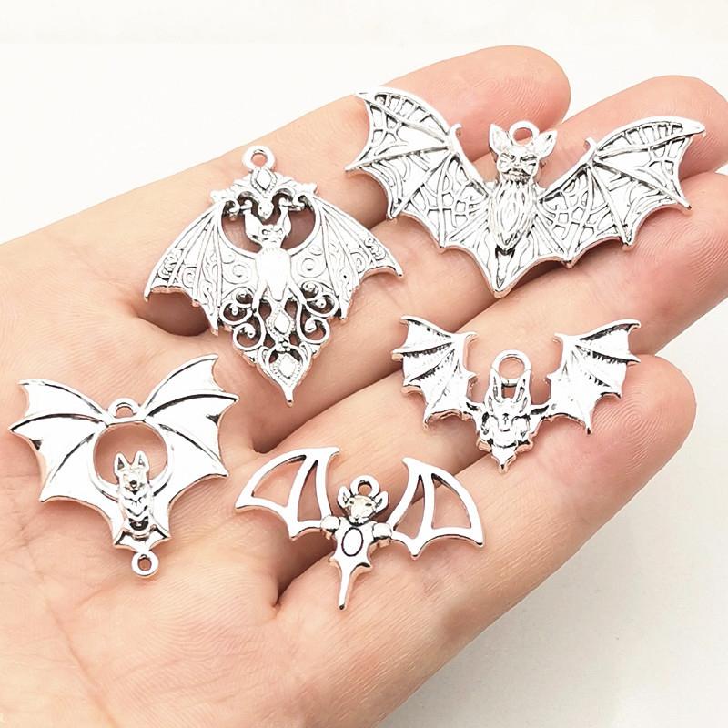 # 4 Peças de Pingentes Góticos - Cosplay Bat Prop avaliação e preço